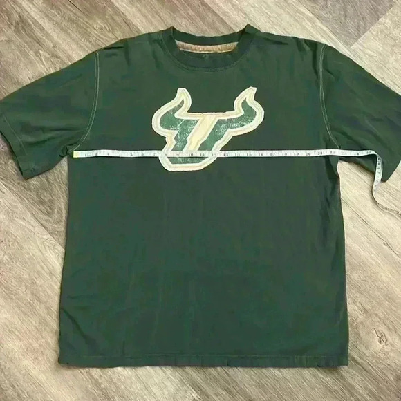 Men’s University of South Florida Bulls green short sleeve tshirt - Picture 2 of 5